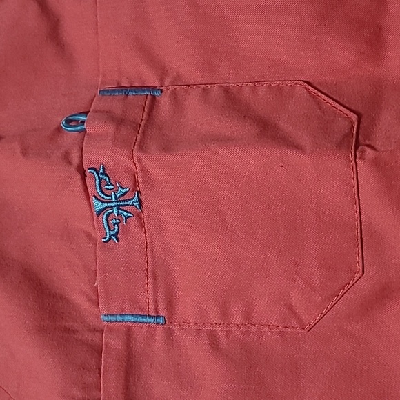 WOMEN'S MED COUTURE SCRUB SHIRT - Picture 2 of 6